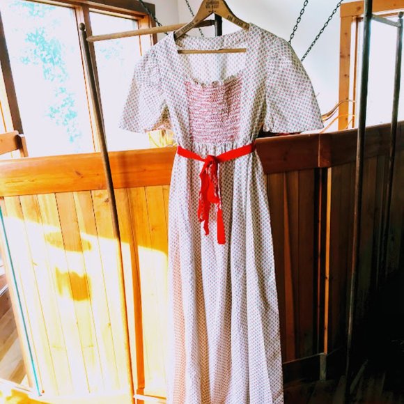 Dresses & Skirts - 70's Floral Empire Waist Smocked Bodice Maxi Dress